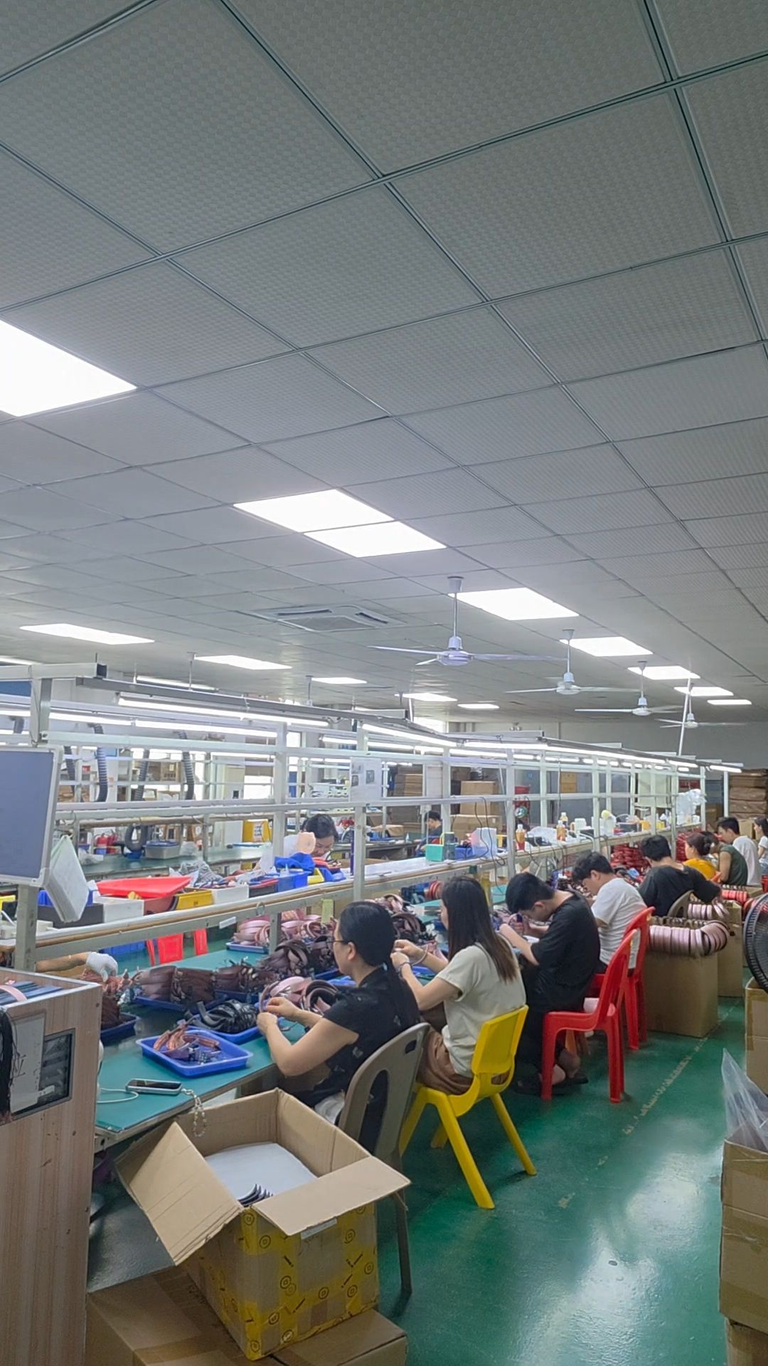 Kingsel factory headphone assembly line